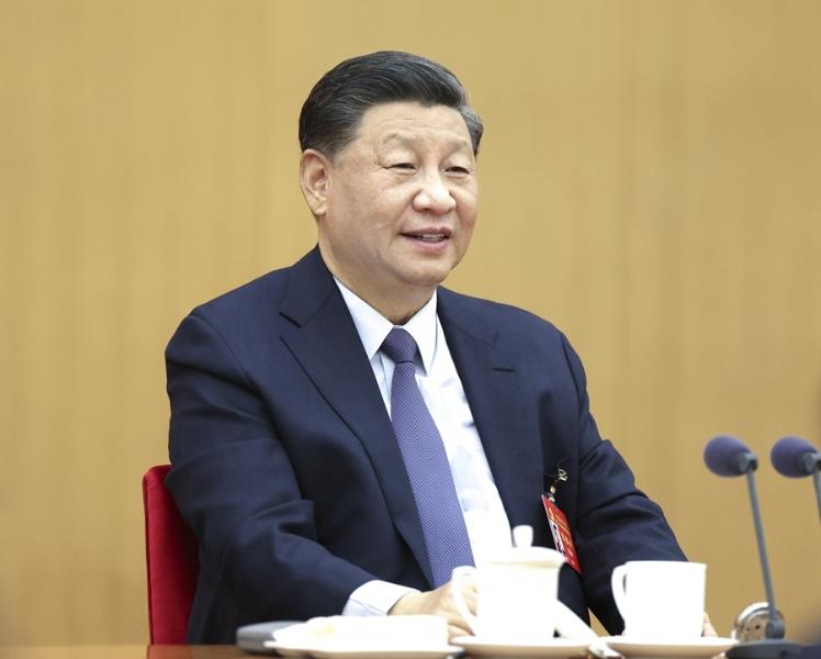 10月17日，习近平同志参加党的二十大广西代表团讨论。新华社记者 鞠鹏 摄